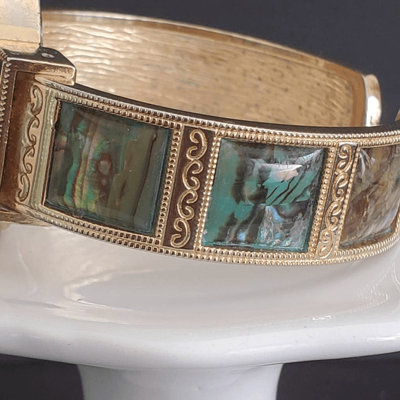 M.Z.Berger Ladies Bangle Watch Gold Tone‎ Crystal Bezel Faux Abalone Inserts - Picture 10 of 11